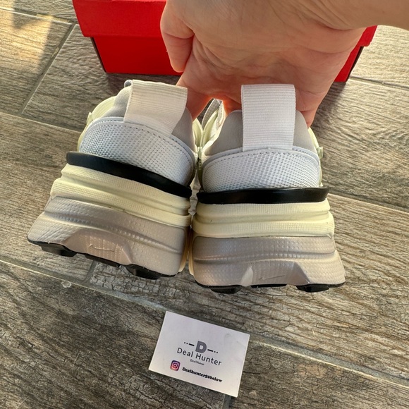 Brand New Nike V2K Run “Summit White Metallic Silver “ Women’s Shoes FD0736-100 - Picture 8 of 12